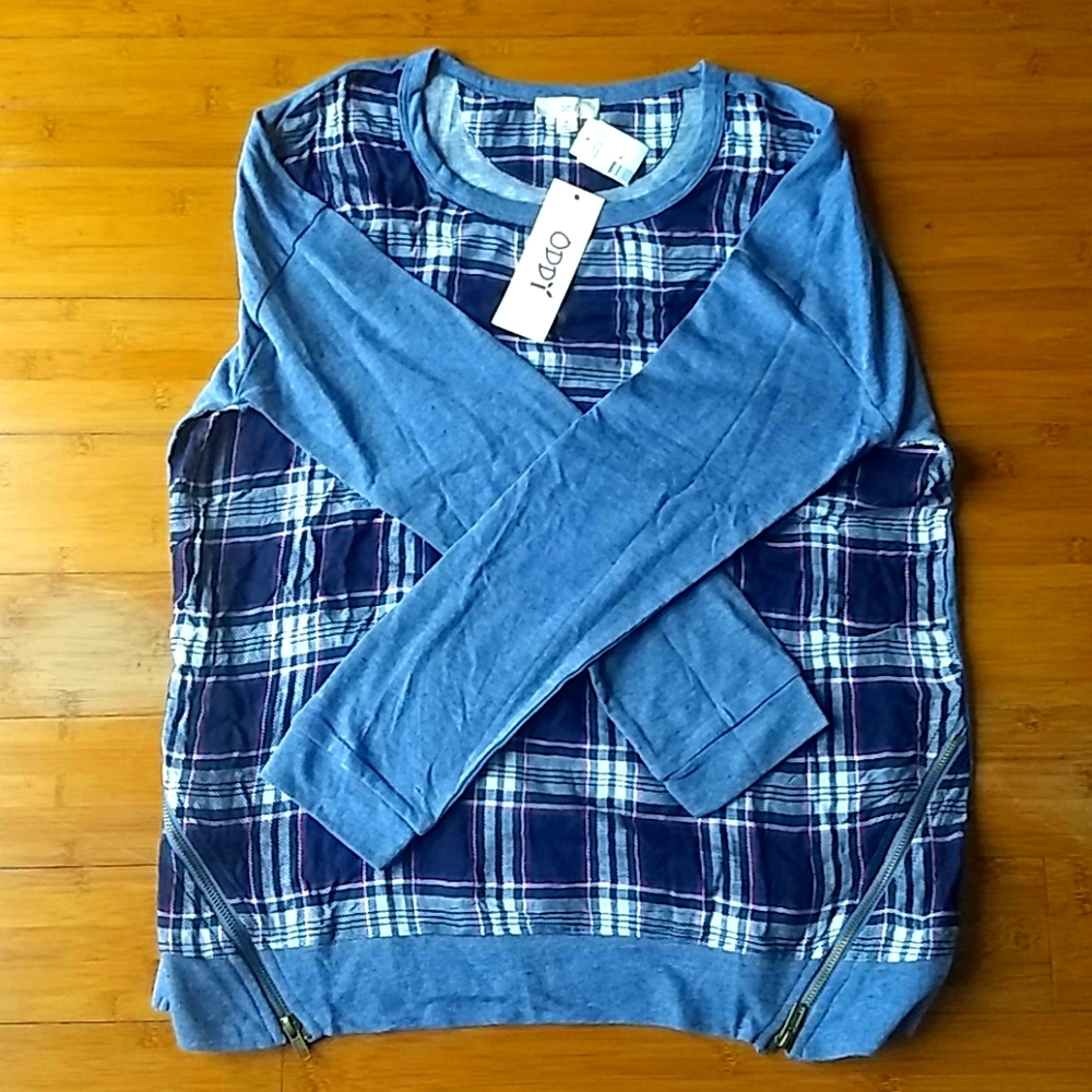 Long Sleeve Top With Metal Zippers